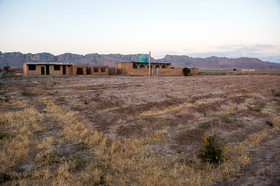 روستای اقتخاریه از توابع شهرضا، براساس سرشماری مرکز آمار ایران در سال ۱۳۸۵، جمعیت آن زیر سه خانوار بوده‌است و در حال حاضر به علت خشکسالی خالی از سکنه شده است.